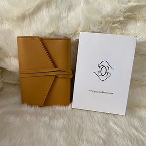 Glass Ladder & Co. Tech organizer roll